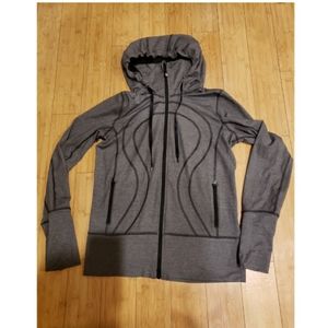 Lululemon in stride hooded jacket 8